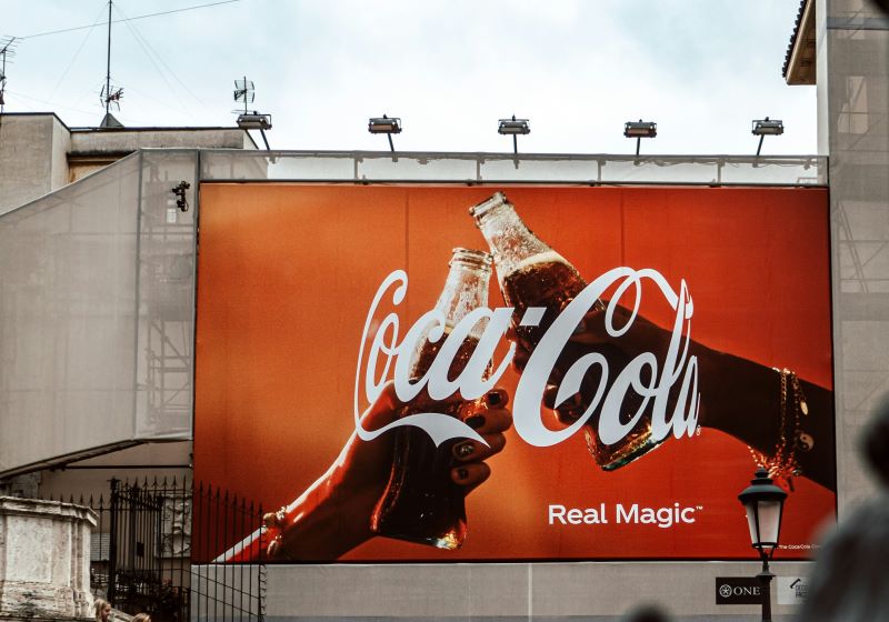 Coca cola qr kodu billboard.jpg